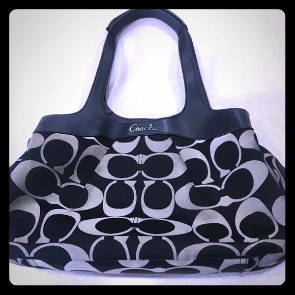 Authentic Coach handbag - Picture 1 of 6